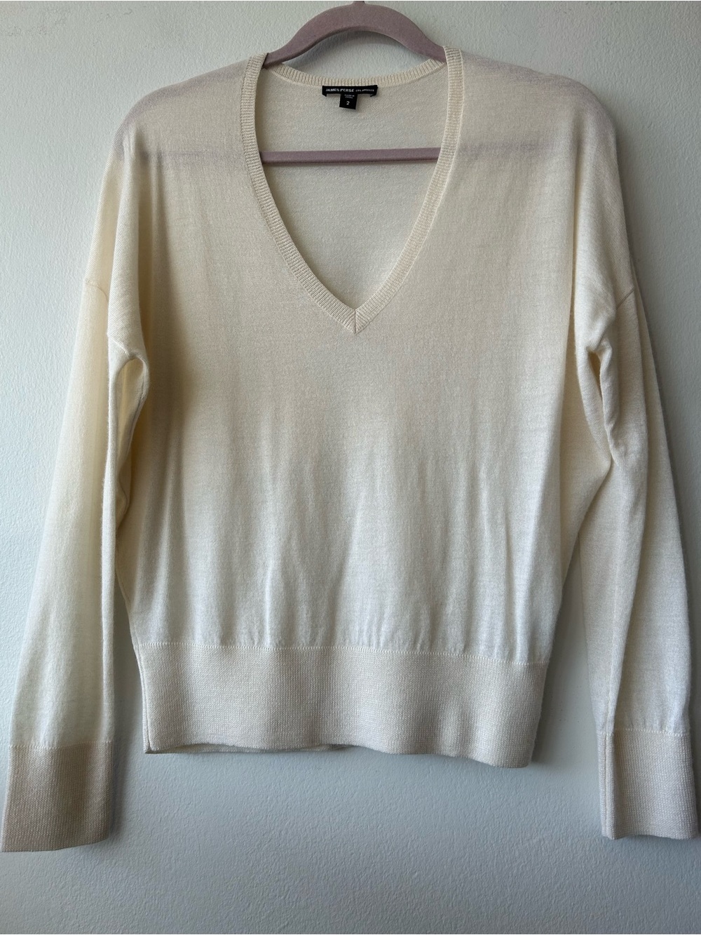 James Perse  V-Neck Cashmere Sweater in cream